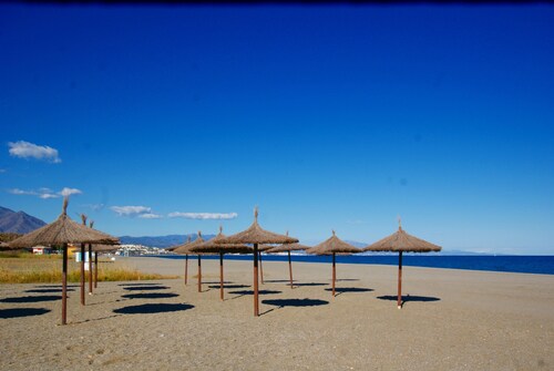 3 BED 3 BATH DUPLEX APT, POOL, BEACH 5 MIN WALK