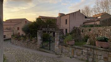 Enceinte de lâhĂ©bergement