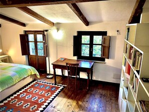 1 chambre, bureau, Wi-Fi gratuit, draps fournis