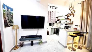 Réfrigérateur, micro-ondes, four, lave-vaisselle