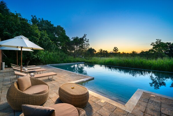 Udendørs pool, liggestole