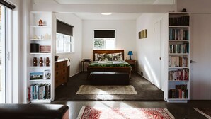Unclassified image, 4 of 16, button - Charming Studio Near New Plymouth Beaches (Fitzroy)