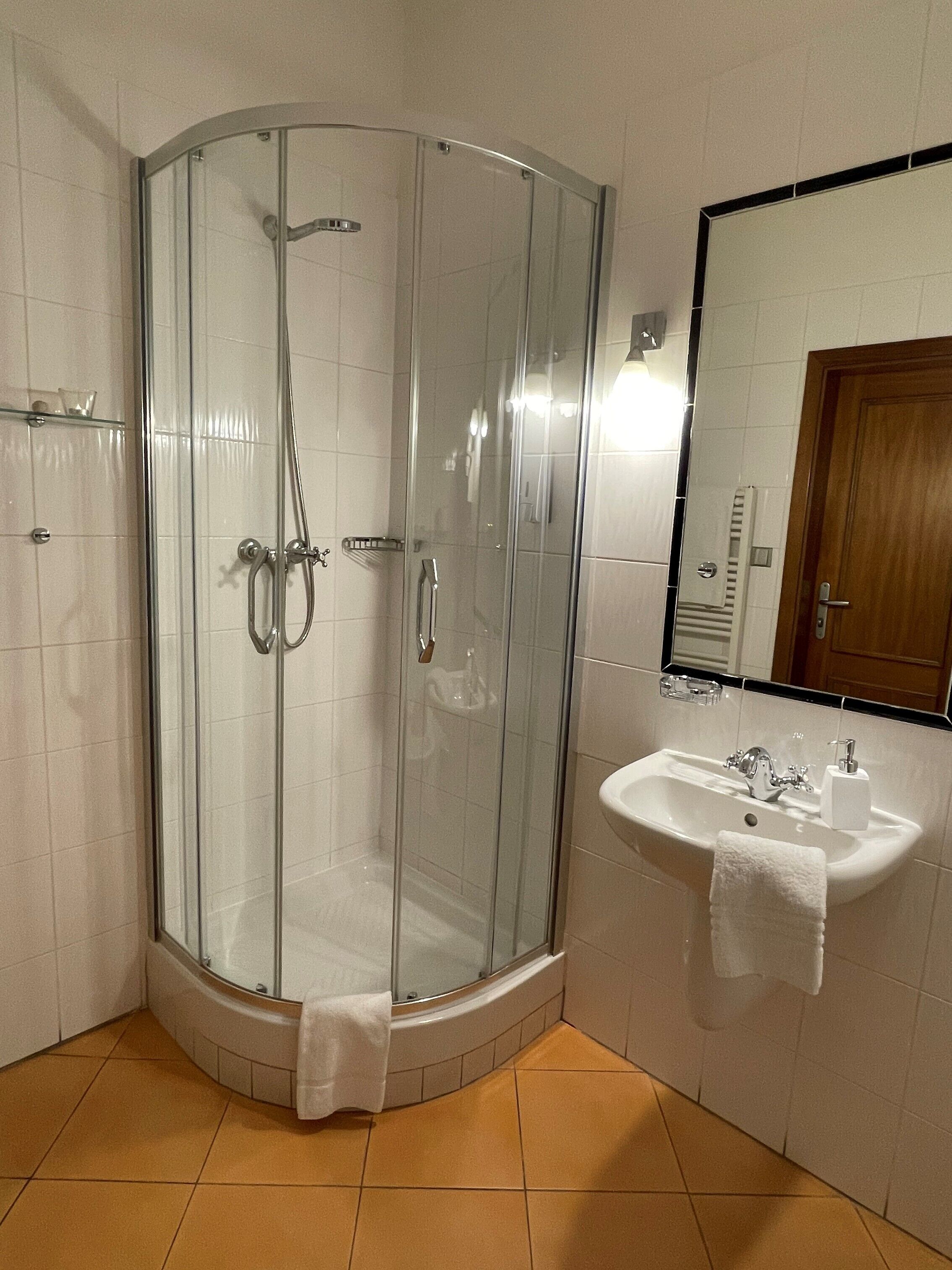 Foto - U Cervene zidle - Red Chair Hotel