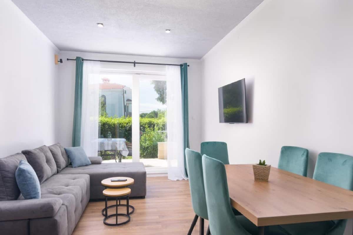 Leilighet (One Bedroom Apartment with Balcony) | Spisestue