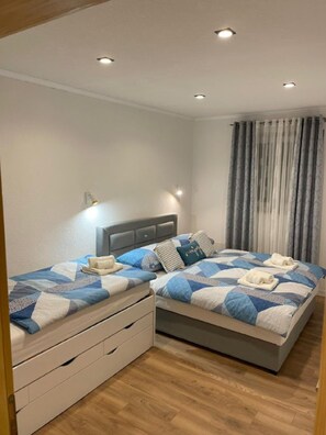 Apartment (One Bedroom Apartment with Balcony) | 4 bedrooms, cots/infant beds - Apartments Vujina (Kastela)