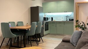 Leilighet (One Bedroom Apartment with Balcony) | Oppholdsrom