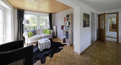 Ferienhaus Falkenweg: Idyllisches Häuschen mit großem Garten