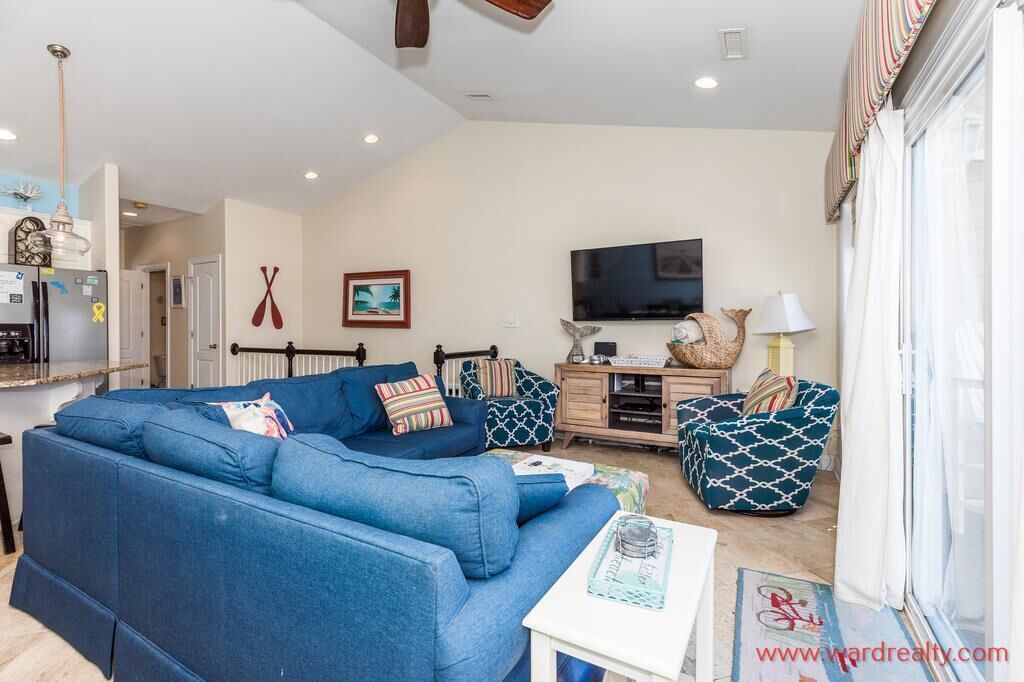 Sea-Esta!  4BR Townhome in Sea Star Village! Community Pool & easy beach access!