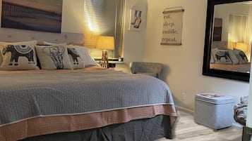 2 bedrooms, desk, iron/ironing board, WiFi (free)