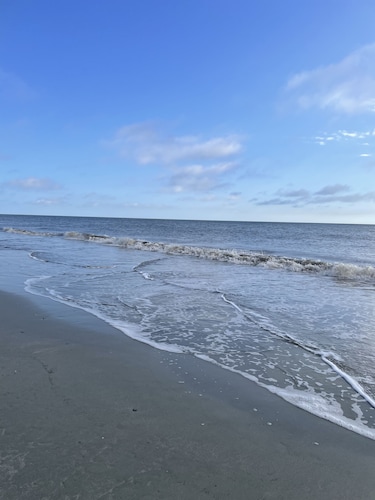 NEWLY RENOVATED Island Condo- All new kitchen, floors, upgrades and appliances