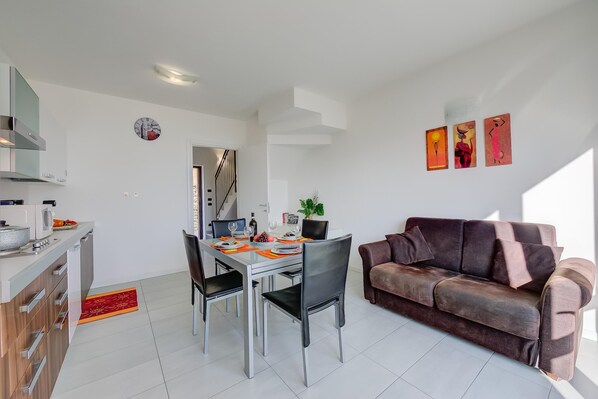 Departamento familiar, varias habitaciones, junto a la montaña (La Perla Di Pianello) | Interior