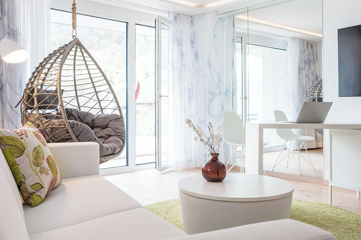 Junior Suite (Deluxe) | Ropa de cama hipoalergénica, edredón y minibar