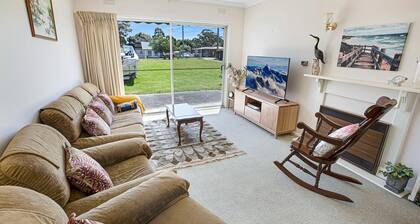 Magpie Cottage would suit a small family, wanting to get away for a weekend