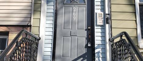 تفاصيل الفندق من الخارج