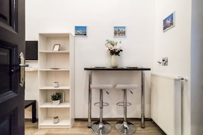 Apartamento júnior | Opções para refeição no quarto