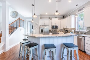 Oven, stovetop, dishwasher, toaster