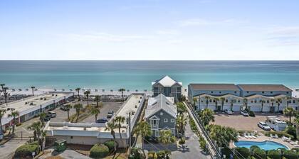 Steps from Beach ~ Gulf View ~ Balcony ~ Beach Setup Included ~ Crystal Beach