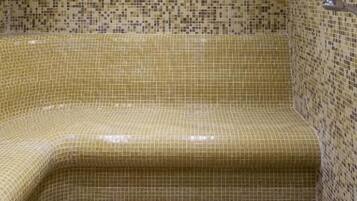 Couples treatment room(s), sauna, steam room, aromatherapy