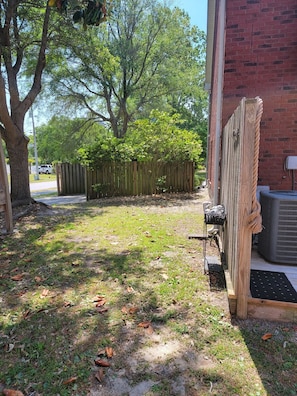 المنطقة المحيطة بالمنشأة