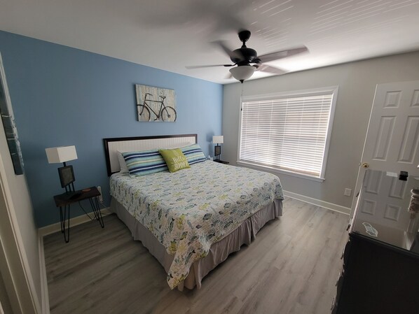 2 bedrooms, in-room safe, iron/ironing board, free WiFi