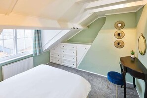 2 slaapkamers, een strijkplank/strijkijzer, wifi, beddengoed