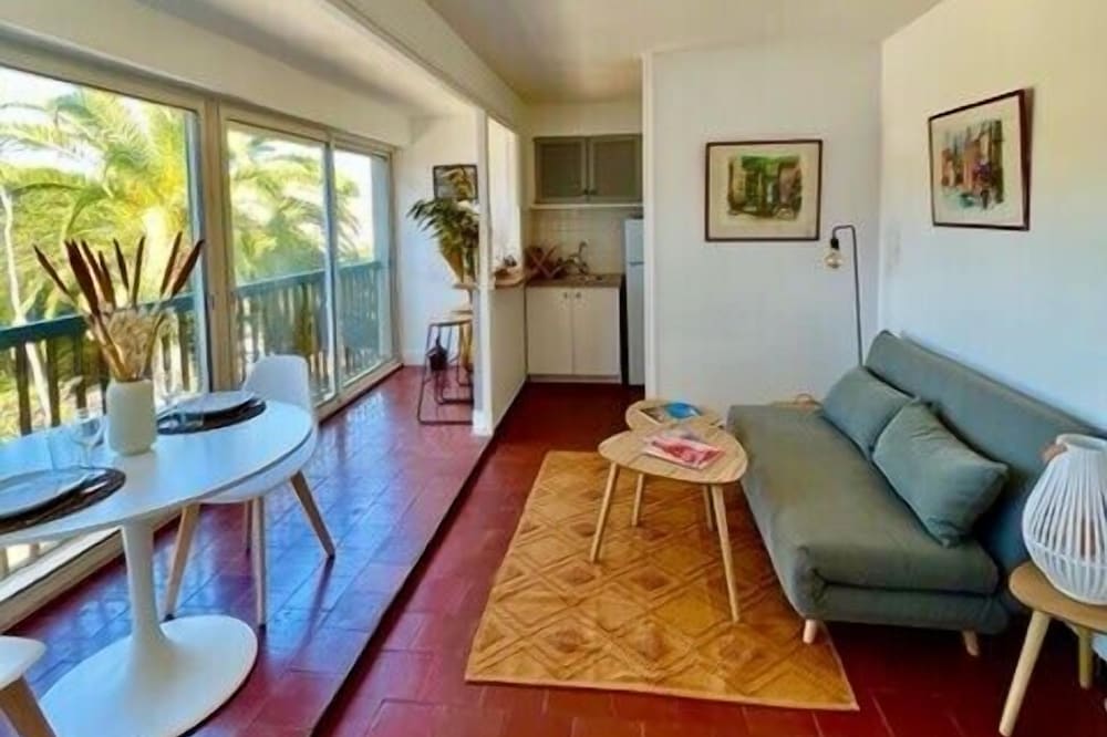 35m² With Pool For Couple In Saint Tropez