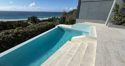 Luxury, magnificent views, space and swimming pool