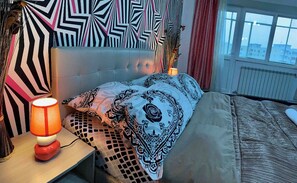 1 habitación, escritorio, tabla de planchar con plancha y wifi gratis 