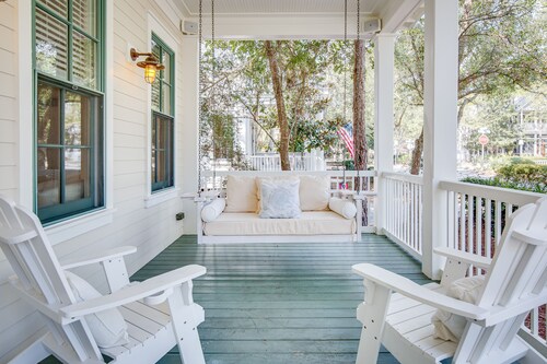 Gorgeous Watercolor Home Close to  Camp with NEW 6  "LSV" Low Speed Vehicle.