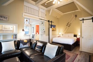 Iron/ironing board, internet, bed sheets