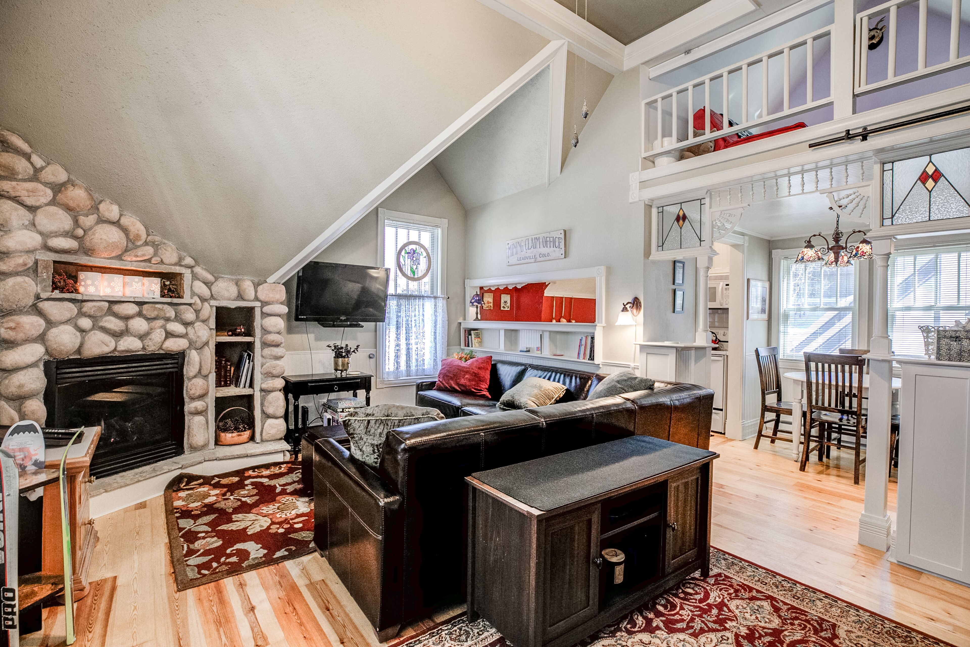 Brittany Place Condo: Great Downtown Location