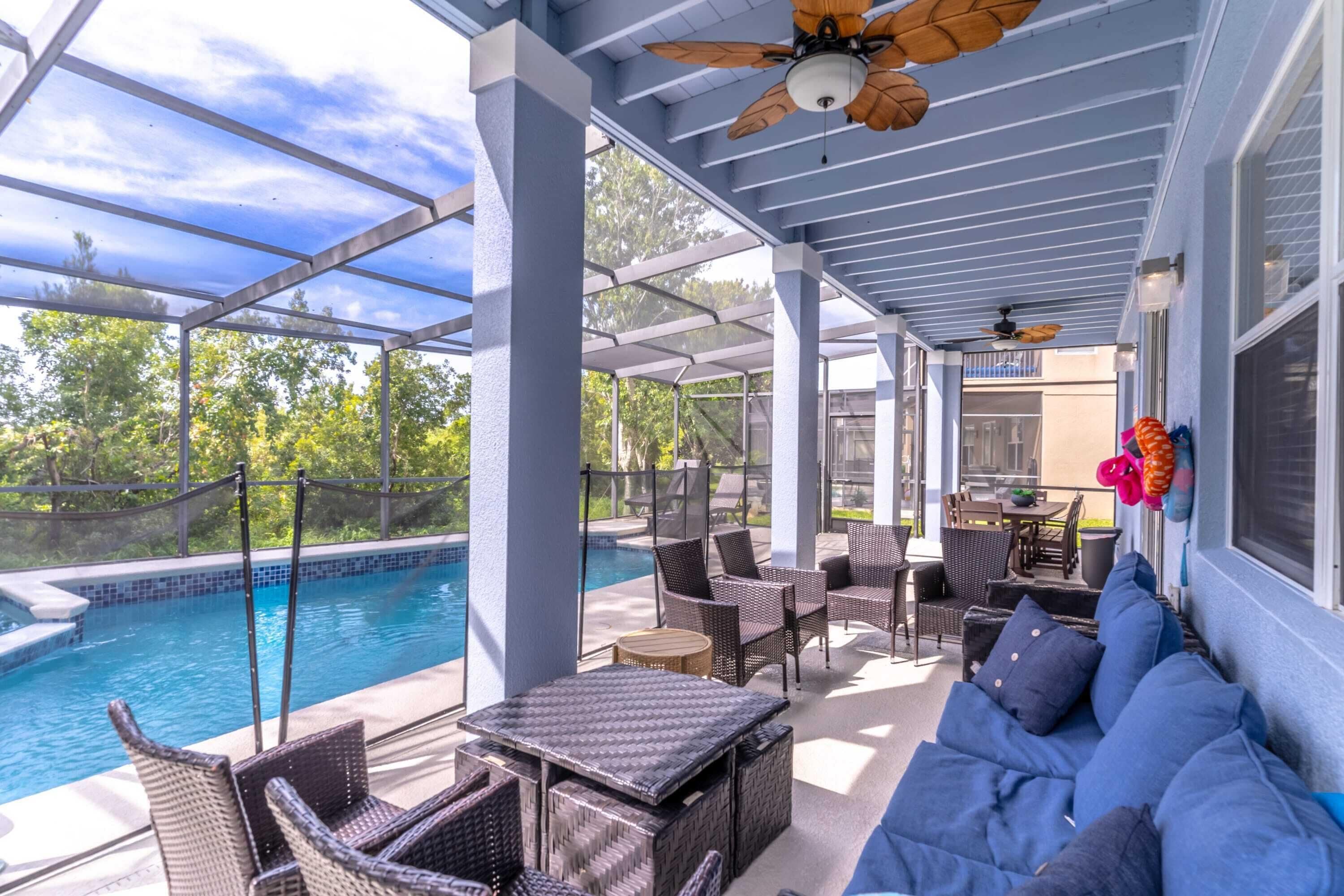 Een buitenzwembad, een verwarmd zwembad