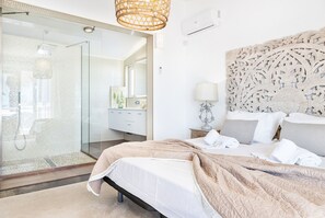 4 bedrooms, in-room safe, iron/ironing board, free WiFi