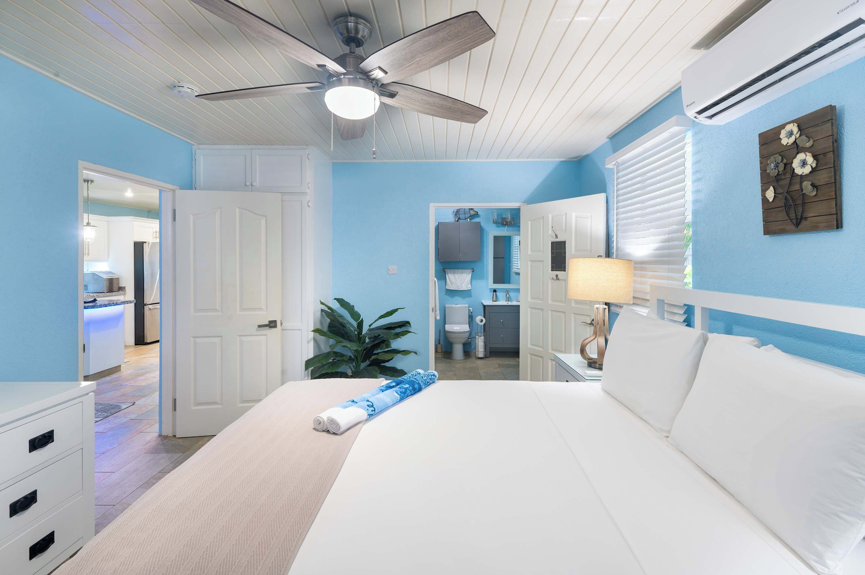 4 bedrooms, iron/ironing board, free WiFi, bed sheets