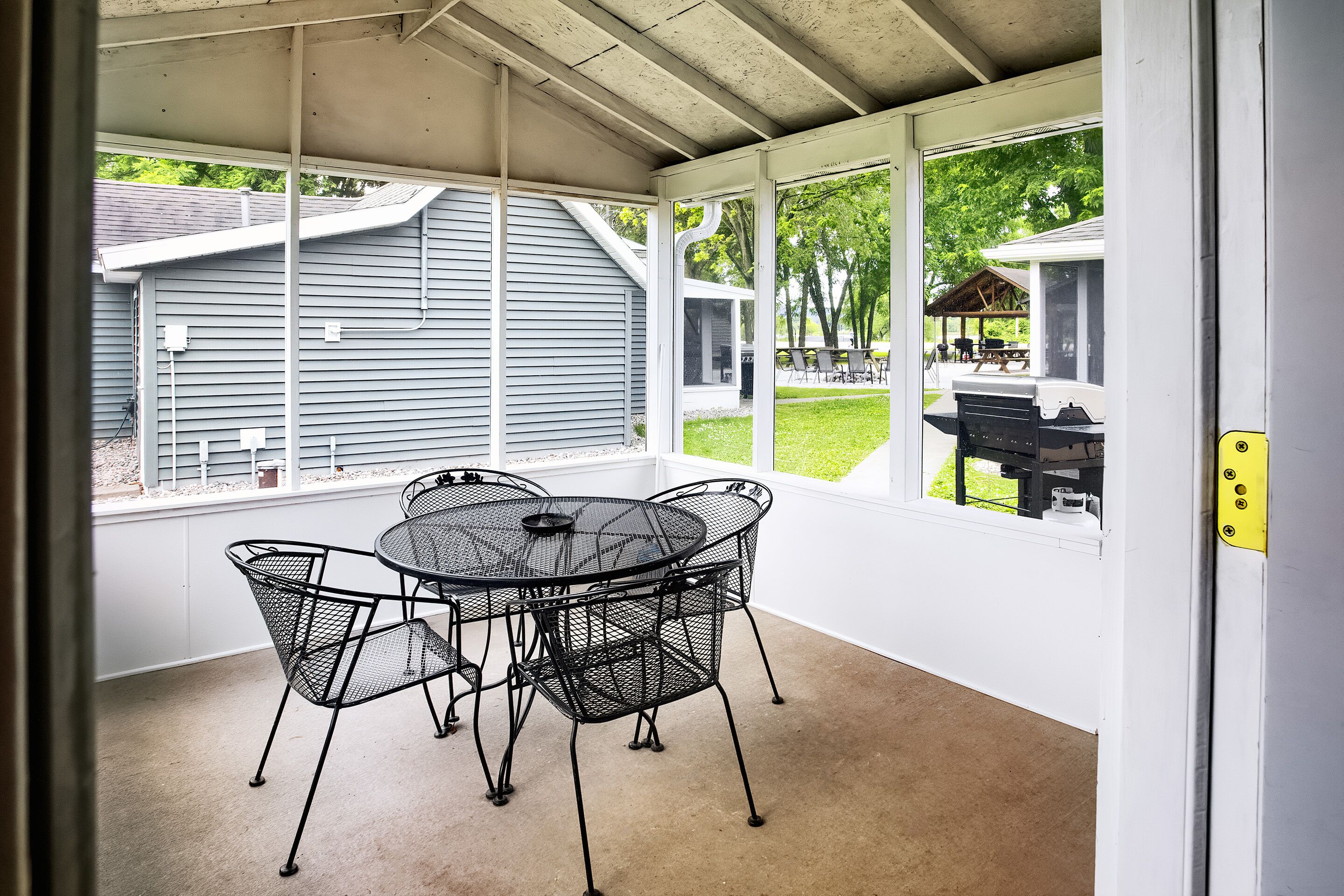 Big River Escape Riverside Cabins