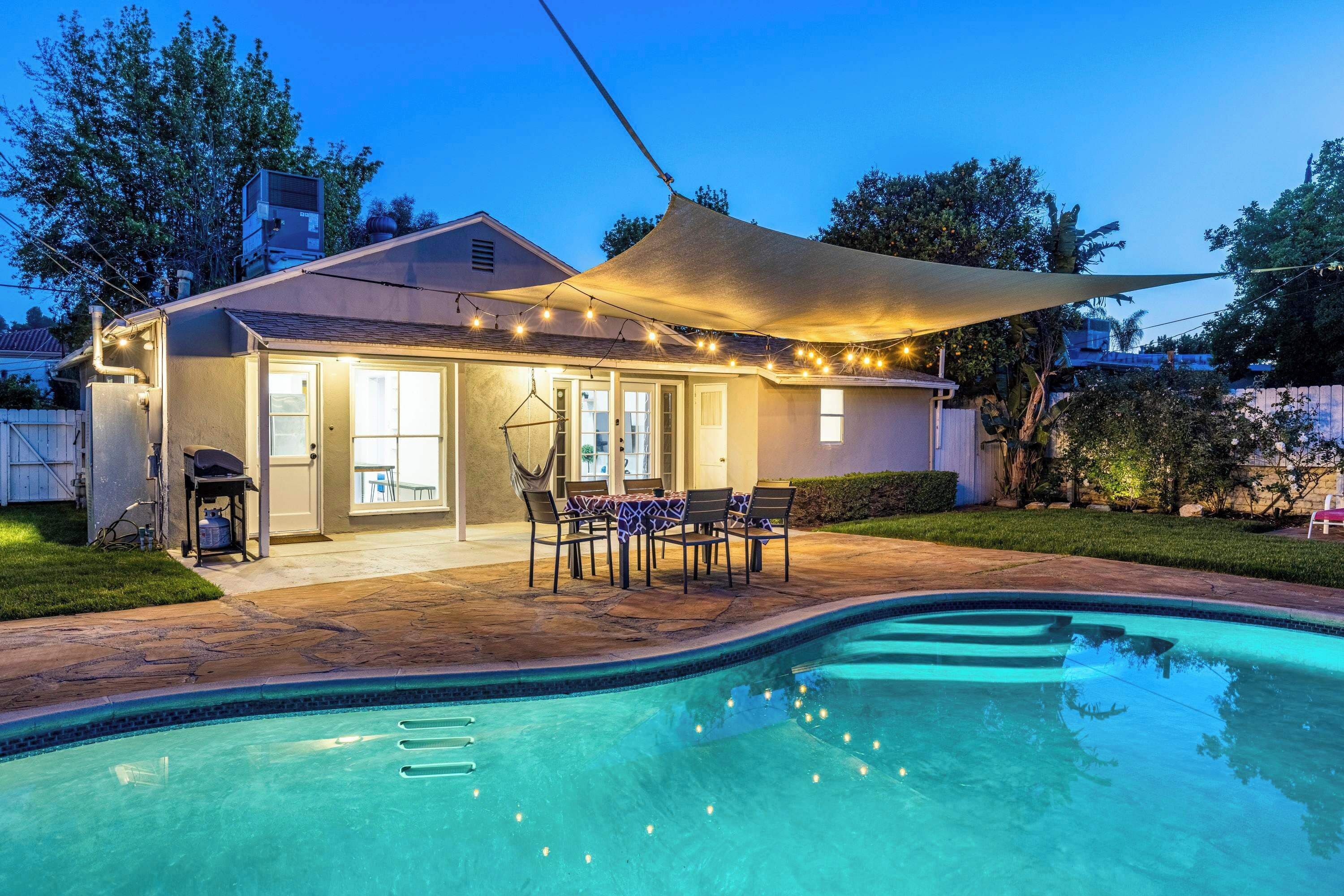 Beautiful night lighting to bring the outdoors to life :)