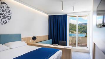 Superior Double or Twin Room, Sea View | In-room safe, blackout curtains, free WiFi