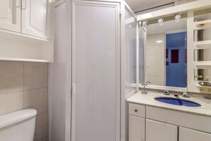 Shower, hair dryer, towels - +MS +Suite óptima +Internet (Santiago de Querétaro)