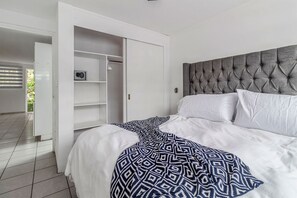 2 bedrooms, iron/ironing board, WiFi, bed sheets - +MS +Suite óptima +Internet (Santiago de Querétaro)