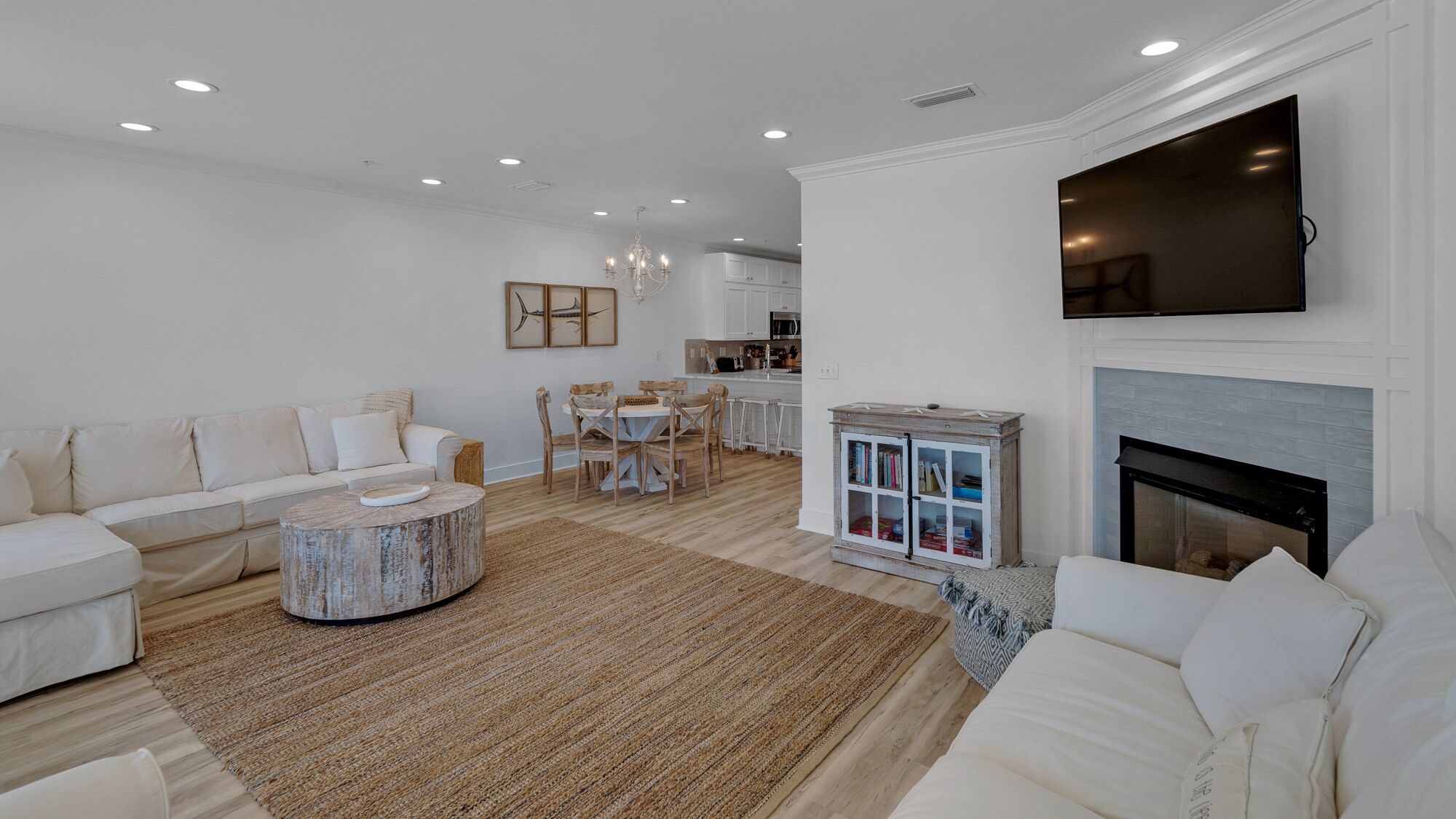 Modern Gulf-Front- Sleeps 8 + Beach Setup - Large Pool - Monterey Condos C301