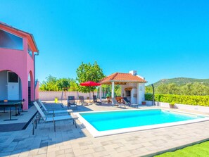 House (Four Bedroom Holiday Home with Swimmi) | Exterior