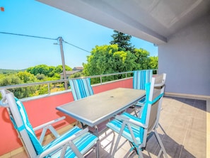 Casa (Four Bedroom Holiday Home with Swimmi) | Balcón