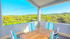 Hus (Four Bedroom Holiday Home with Swimmi) | Terrasse/patio
