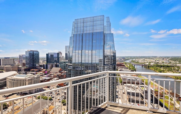3 Bedroom Sky Presidential Suite | Terrace/patio