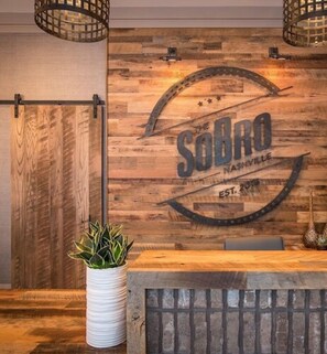 Lobby - Placemakr Premier SoBro (Nashville)