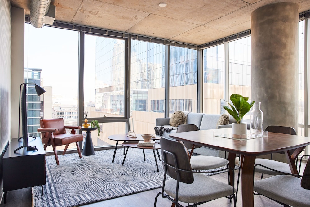 Placemakr Premier SoBro by null