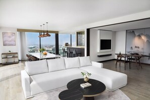 Presidential Suite, 1 King Bed, Club lounge access - Crowne Plaza Vinh Yen City Centre by IHG (Vinh Yen)