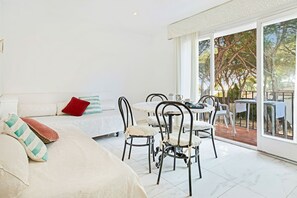 TV - 1ANC 11 - Basic 1 bedroom apartment located very close to the beach of Llafranc (Llafranc)