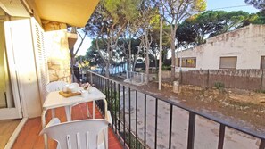 Outdoor dining - 1ANC 06 - Apartment with terrace located very close to the lovely beach of Llafranc (Llafranc)
