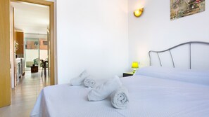 1 bedroom, iron/ironing board, Internet